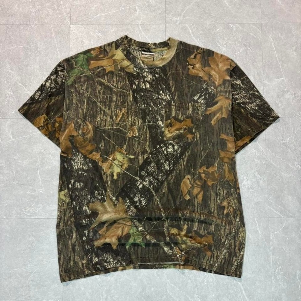 Realtree camo tee in green and brown, with a streetwear vibe #skaterstyle